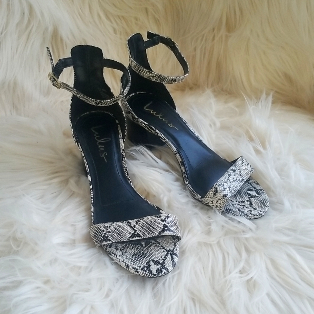 Black and white snake skin print sandles
